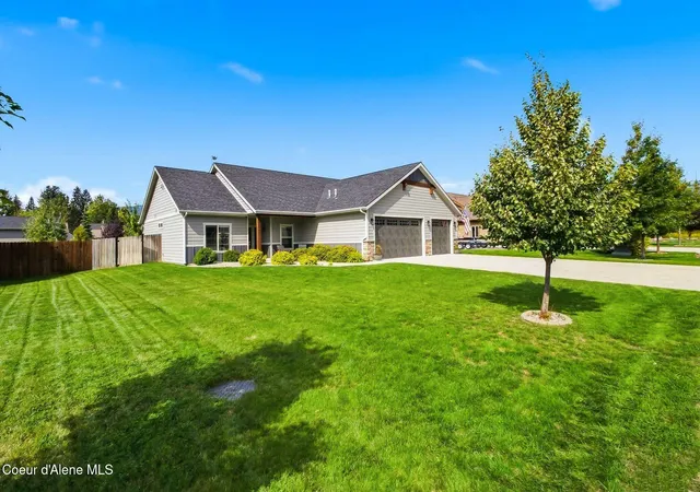 Photo 3 of Single family home for sale at 40 Osprey Ln, Sandpoint, ID 83864 | MLS# 26-9394 | Listing updated on 2026-09-25