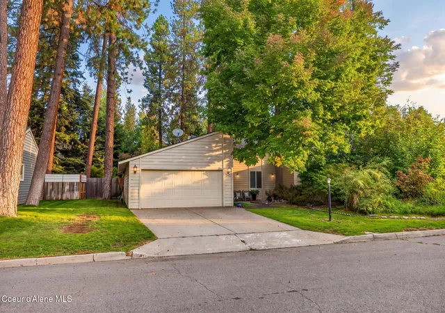 Photo 2 of Townhouse for sale at 745 E Gregory Ln, Coeur D Alene, ID 83815 | MLS# 26-9573 | Listing updated on 2026-10-22