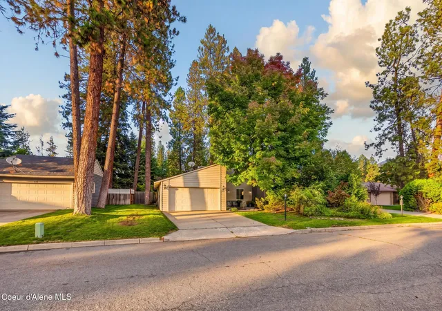 Photo 3 of Townhouse for sale at 745 E Gregory Ln, Coeur D Alene, ID 83815 | MLS# 26-9573 | Listing updated on 2026-10-22