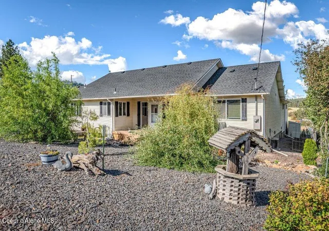 Photo 3 of Single family home for sale at 851 A St, Plummer, ID 83851 | MLS# 26-9591 | Listing updated on 2026-10-26