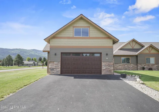 Photo 2 of Townhouse for sale at 10 Bellflower Ct, Blanchard, ID 83804 | MLS# 26-9425 | Listing updated on 2026-09-20