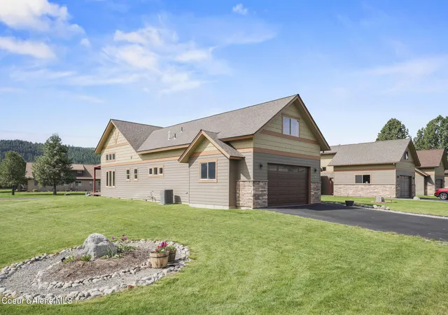 Photo 3 of Townhouse for sale at 10 Bellflower Ct, Blanchard, ID 83804 | MLS# 26-9425 | Listing updated on 2026-09-20