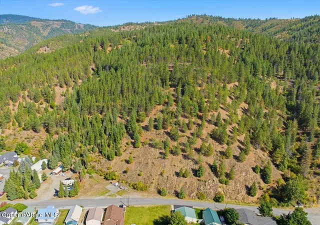 Photo 2 of Multi family home for sale at 204 E Riverside Ave, Kellogg, ID 83837 | MLS# 26-9600 | Listing updated on 2026-10-09