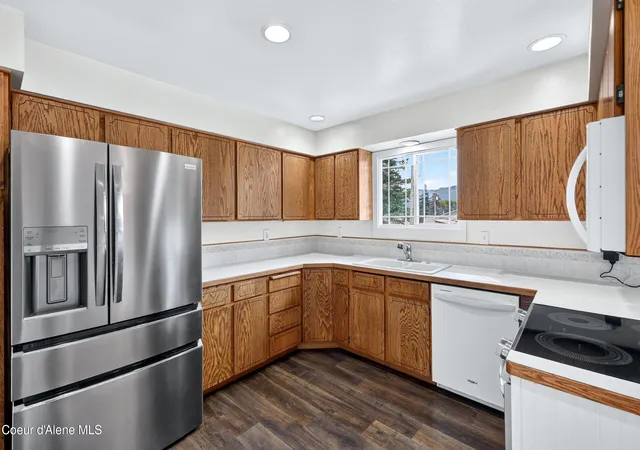 Photo 3 of Single family home for sale at 16 E Lincoln Ave, Priest River, ID 83856 | MLS# 26-9446 | Listing updated on 2026-10-16