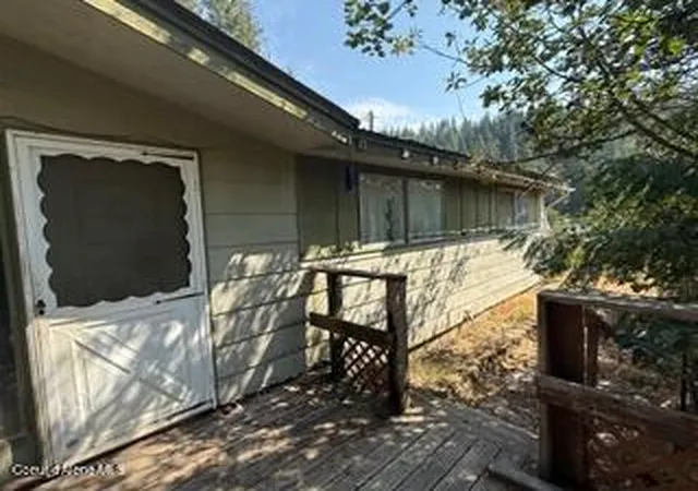 Photo 2 of Single family home for sale at 290 Ahrs Loop, Saint Maries, ID 83861 | MLS# 26-9447 | Listing updated on 2026-10-28