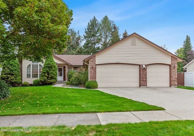 Photo 1 of Sale Pending at 2601 E Thomas Hl Dr, Coeur D Alene, ID 83815 | MLS# 26-9758 | Listing updated on 2026-10-01