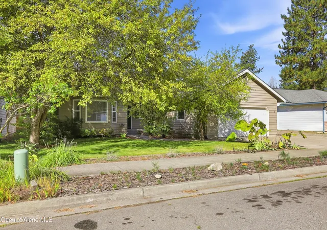 Photo 2 of Single family home for sale at 6309 N Pinegrove Dr, Coeur D Alene, ID 83815 | MLS# 26-9522 | Listing updated on 2026-10-20