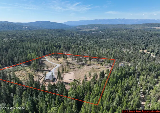 Photo 2 of Single family home for sale at 379 Moonfire Rd, Sandpoint, ID 83864 | MLS# 26-9525 | Listing updated on 2026-09-18