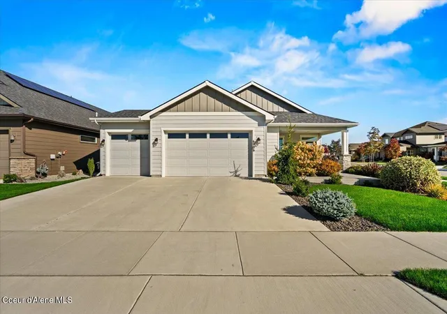 Photo 2 of Single family home for sale at 6906 N Roche Dr, Coeur D Alene, ID 83815 | MLS# 26-9989 | Listing updated on 2026-10-18