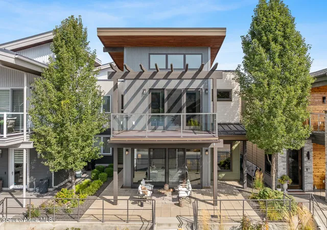 Photo 1 of Single family home for sale at 1595 W Bellerive Ln, Coeur D Alene, ID 83814 | MLS# 26-9634 | Listing updated on 2026-10-18