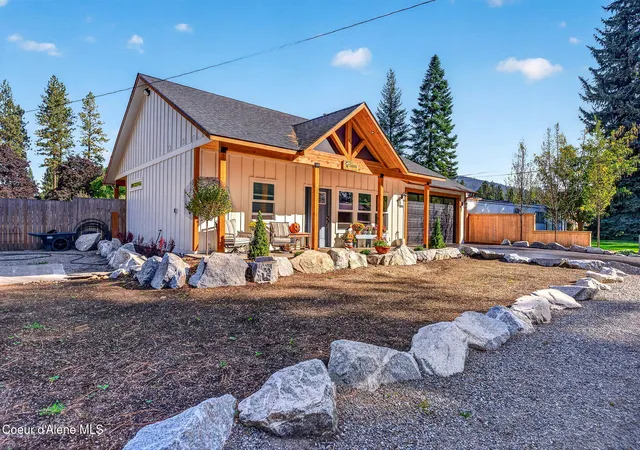 Photo 3 of Single family home for sale at 1095 E Timber Ln, Coeur D Alene, ID 83815 | MLS# 26-9730 | Listing updated on 2026-09-28