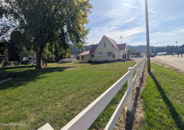 Photo 3 of Single family home for sale at 6605 Ferry St, Bonners Ferry, ID 83805 | MLS# 26-9906 | Listing updated on 2026-10-23