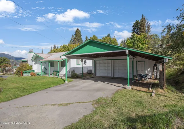 Photo 1 of Single family home for sale at 609 Lilac Ln, Saint Maries, ID 83861 | MLS# 26-9937 | Listing updated on 2026-10-03