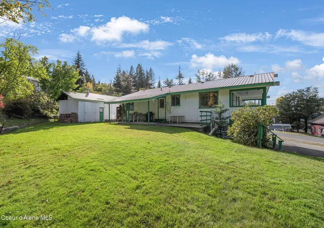 Photo 2 of Single family home for sale at 609 Lilac Ln, Saint Maries, ID 83861 | MLS# 26-9937 | Listing updated on 2026-10-03