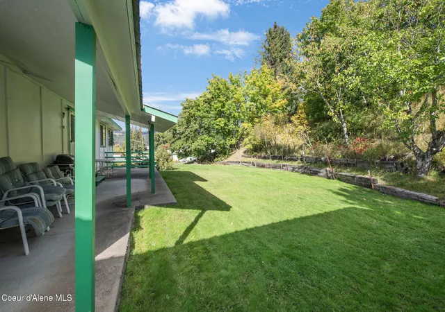Photo 3 of Single family home for sale at 609 Lilac Ln, Saint Maries, ID 83861 | MLS# 26-9937 | Listing updated on 2026-10-03