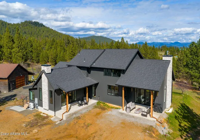 Photo 3 of Sale Pending at 3693 S Puma Dr, Coeur D Alene, ID 83814 | MLS# 26-9674 | Listing updated on 2026-10-14