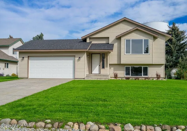 Photo 1 of Single family home for sale at 10928 N Krest Ct, Hayden, ID 83835 | MLS# 26-9719 | Listing updated on 2026-10-27