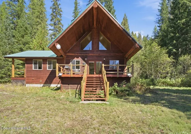 Photo 3 of Single family home for sale at 195 Twilight Ln, Sandpoint, ID 83864 | MLS# 26-9672 | Listing updated on 2026-09-24