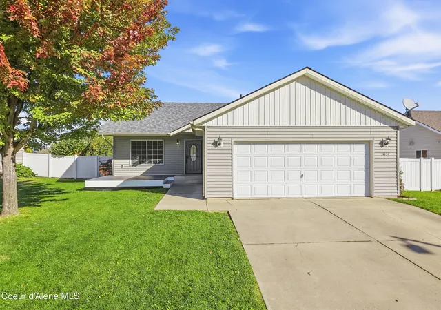 Photo 1 of Single family home for sale at 3831 W Linneatus Dr, Coeur D Alene, ID 83815 | MLS# 26-10047 | Listing updated on 2026-10-19