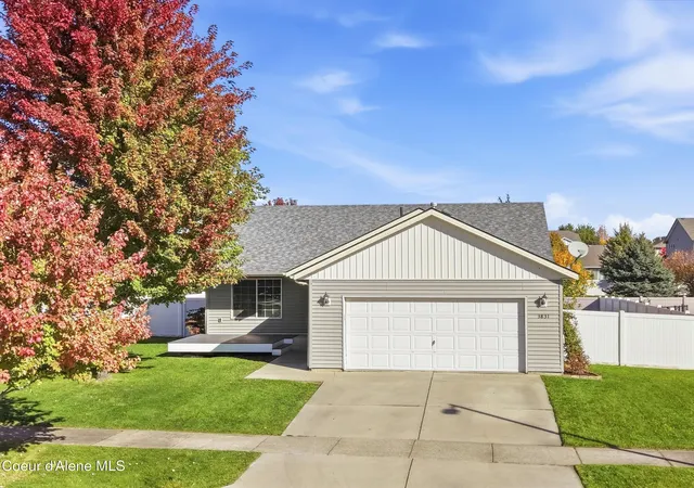 Photo 3 of Single family home for sale at 3831 W Linneatus Dr, Coeur D Alene, ID 83815 | MLS# 26-10047 | Listing updated on 2026-10-19