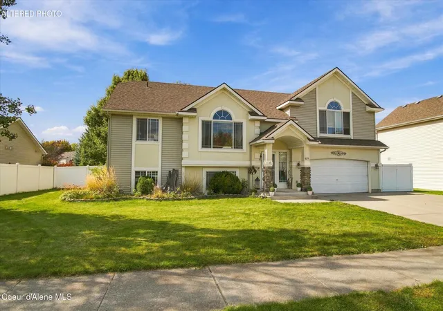 Photo 1 of Single family home for sale at 8175 N Salmonberry Lp, Hayden, ID 83835 | MLS# 26-9740 | Listing updated on 2026-10-28