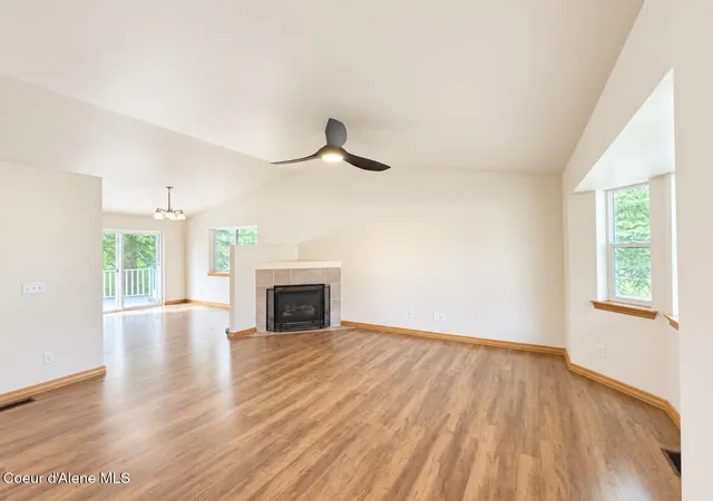 Photo 3 of Single family home for sale at 1718 Northshore Dr, Sandpoint, ID 83864 | MLS# 26-9747 | Listing updated on 2026-09-27