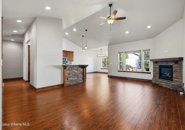 Photo 3 of Single family home for sale at 3302 W Magistrate Loop, Hayden, ID 83835 | MLS# 26-9920 | Listing updated on 2026-10-23