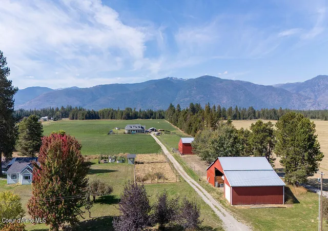 Photo 3 of Single family home for sale at 1878 Moon Shadow Rd, Bonners Ferry, ID 83805 | MLS# 26-9786 | Listing updated on 2026-10-05