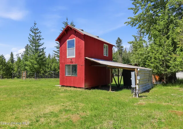 Photo 3 of Sale Pending at 775 Three Bears Rd, Priest River, ID 83856 | MLS# 26-9789 | Listing updated on 2026-10-17