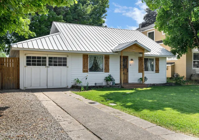 Photo 1 of Single family home for sale at 1310 E Maple Ave, Coeur D Alene, ID 83814 | MLS# 26-9843 | Listing updated on 2026-10-01