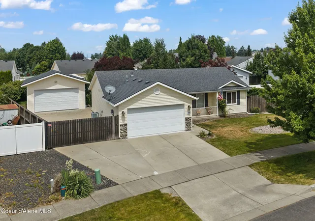 Photo 1 of Sale Pending at 2459 W Warwick Ct, Hayden, ID 83835 | MLS# 26-9808 | Listing updated on 2026-09-30