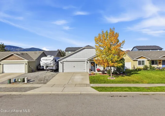Single family home for sale at 6093 W Trestle St, Rathdrum, ID 83858 | MLS# 26-9950