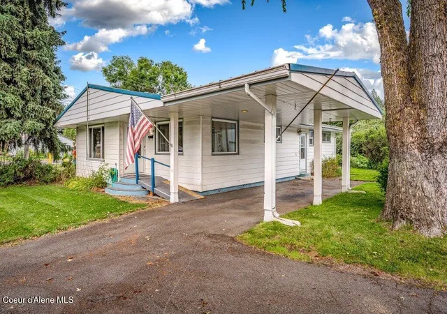 Photo 2 of Single family home for sale at 1146 N 15th Street, Coeur D Alene, ID 83814 | MLS# 26-9817 | Listing updated on 2026-09-30