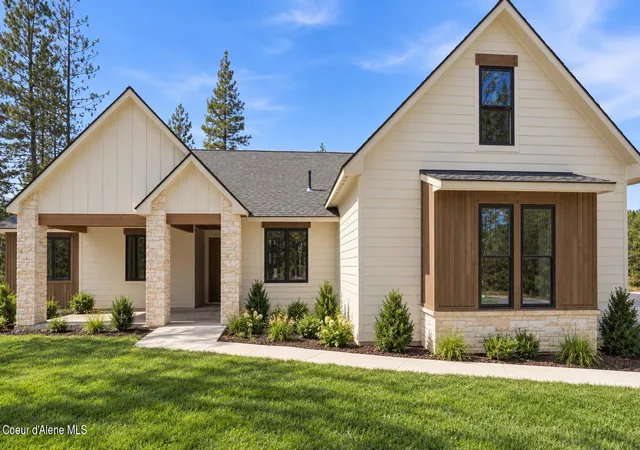 Photo 1 of Single family home for sale at 25005 W Ellington Ct, Athol, ID 83801 | MLS# 26-9994 | Listing updated on 2026-10-09