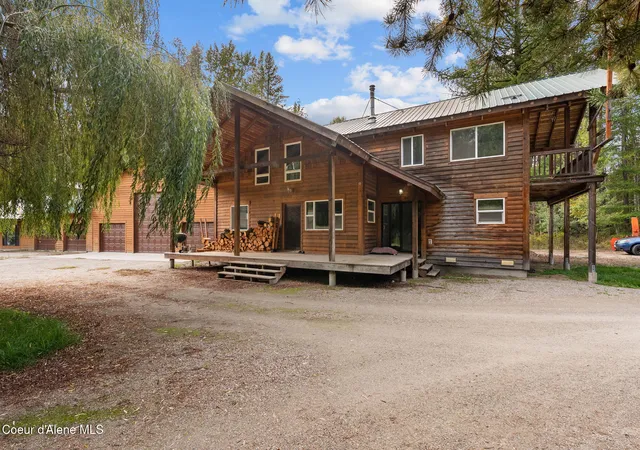 Photo 1 of Single family home for sale at 200 Mica Rd, Naples, ID 83847 | MLS# 26-9881 | Listing updated on 2026-10-07