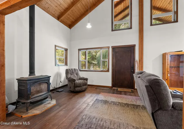 Photo 3 of Single family home for sale at 200 Mica Rd, Naples, ID 83847 | MLS# 26-9881 | Listing updated on 2026-10-07