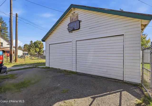 Photo 2 of Single family home for sale at 7666 W Lewis St, Rathdrum, ID 83858 | MLS# 26-9948 | Listing updated on 2026-10-16