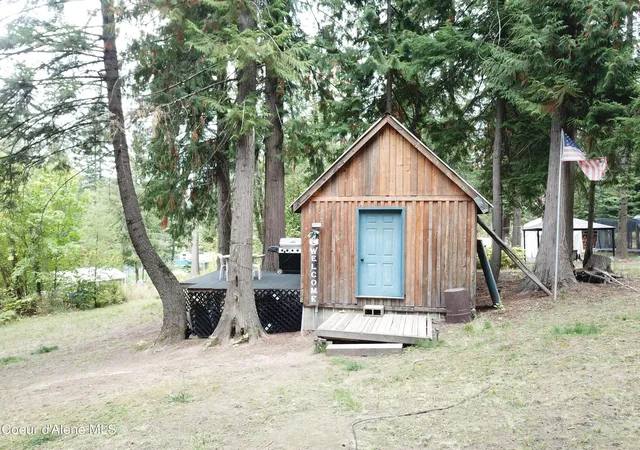 Photo 2 of Single family home for sale at 8893 E Waxwing Way, Saint Maries, ID 83861 | MLS# 26-9887 | Listing updated on 2026-10-02