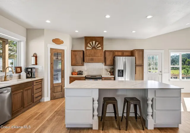 Photo 2 of Single family home for sale at 28 Happy's Ln, Priest River, ID 83856 | MLS# 26-9949 | Listing updated on 2026-10-07
