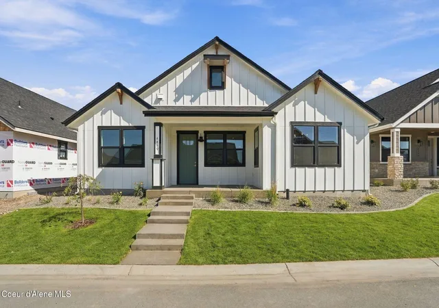 Photo 1 of Single family home for sale at 4460 W Hide Away Ln, Coeur D Alene, ID 83815 | MLS# 26-10033 | Listing updated on 2026-10-14