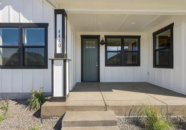 Photo 3 of Single family home for sale at 4460 W Hide Away Ln, Coeur D Alene, ID 83815 | MLS# 26-10033 | Listing updated on 2026-10-14