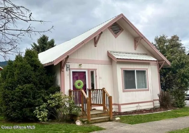Photo 1 of Single family home for sale at 11 W Mission Ave, Kellogg, ID 83837 | MLS# 26-9979 | Listing updated on 2026-10-06