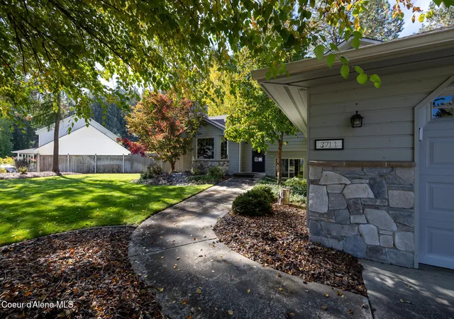 Photo 3 of Single family home for sale at 3711 N Purcell Pl, Coeur D Alene, ID 83815 | MLS# 26-10130 | Listing updated on 2026-10-11
