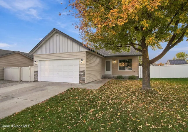 Photo 1 of Sale Pending at 2710 E Thrush Dr, Post Falls, ID 83854 | MLS# 26-10060 | Listing updated on 2026-10-10