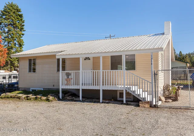 Photo 1 of Single family home for sale at 1338 S Bonanza Rd, Coeur D Alene, ID 83814 | MLS# 26-10083 | Listing updated on 2026-10-22