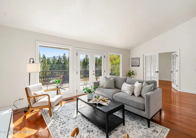 Photo 2 of Single family home for sale at 4440 S Bonnell Rd, Coeur D Alene, ID 83814 | MLS# 26-10082 | Listing updated on 2026-10-19