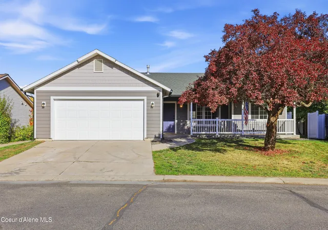 Single family home for sale at 215 W Chippewa Dr, Post Falls, ID 83854 | MLS# 26-10104
