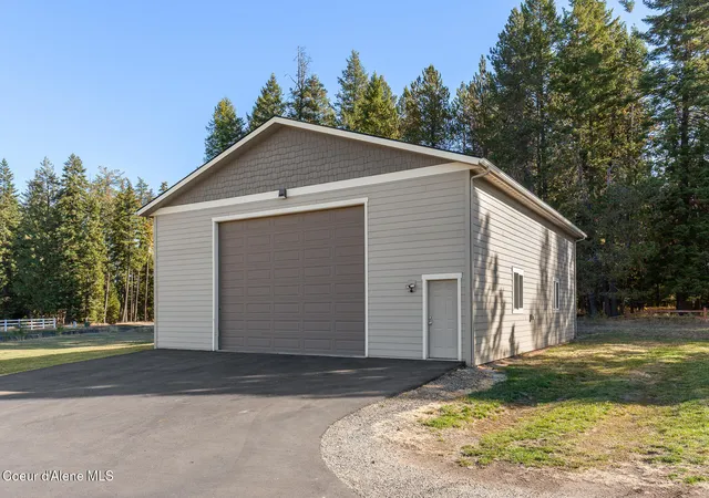 Photo 2 of Single family home for sale at 5722 W Quaking Aspen Dr, Coeur D Alene, ID 83814 | MLS# 26-10090 | Listing updated on 2026-10-13