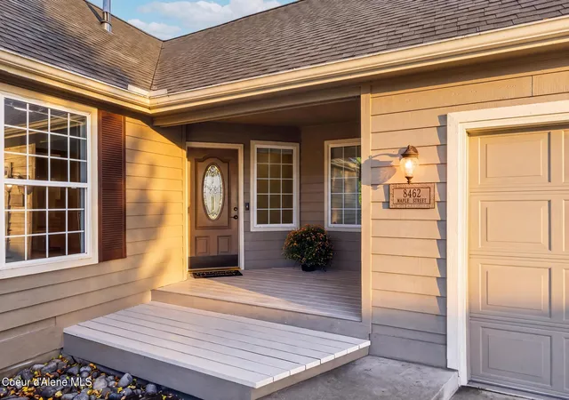 Photo 3 of Single family home for sale at 8462 N Maple St, Hayden, ID 83835 | MLS# 26-10163 | Listing updated on 2026-10-18