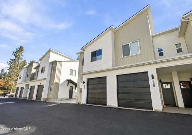 Photo 2 of Townhouse for sale at 3704 N Torrey Pine Ln, Coeur D Alene, ID 83815 | MLS# 26-10151 | Listing updated on 2026-10-12